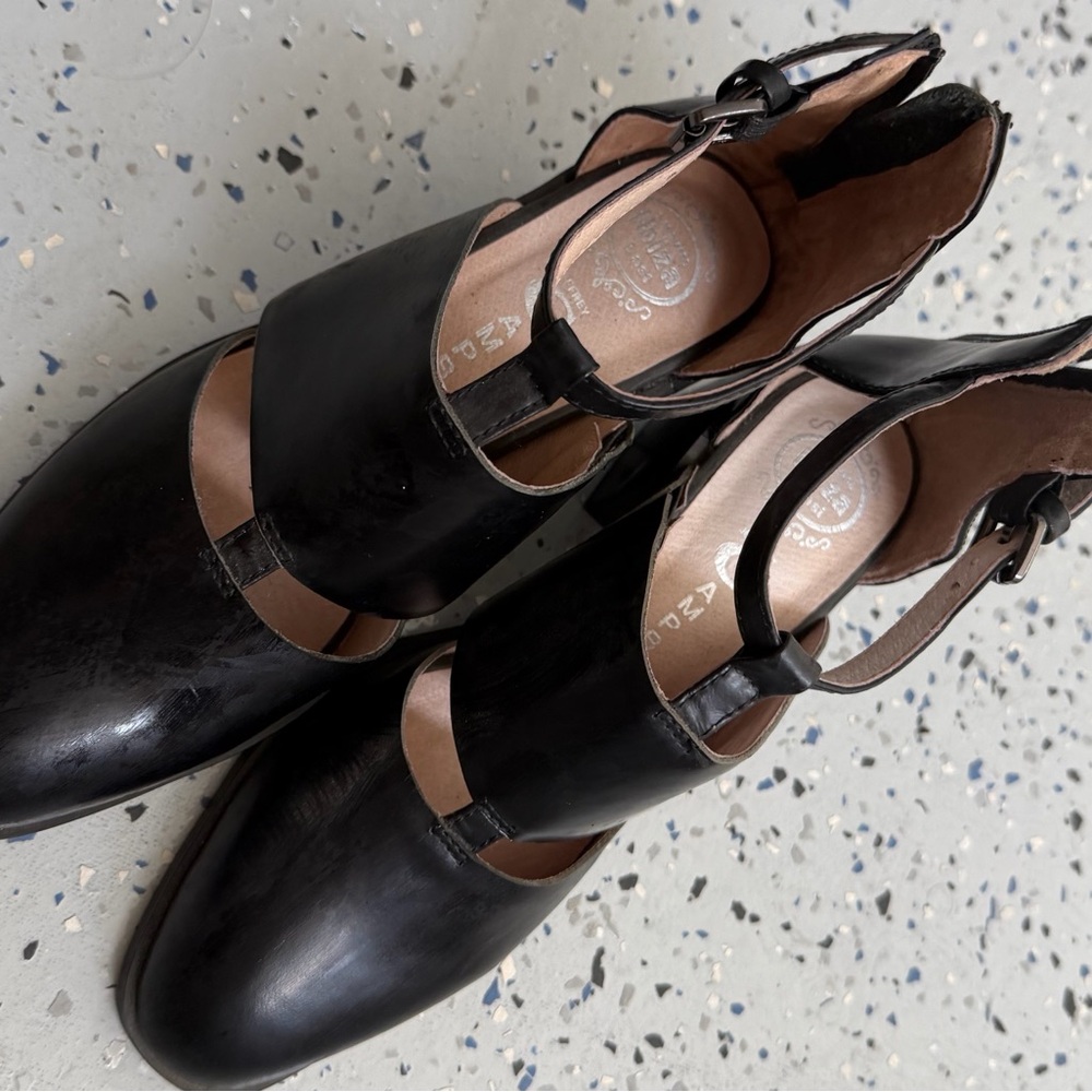 Elegant Black Leather Men's Boots